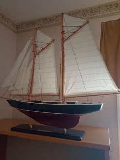 Tradera Segelfartygsmodell, båtmodell, träbåt, ^ Båt- & Fartygsmemorabilia