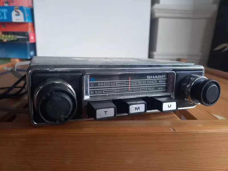Tradera Sharp AR-600 Bilradio äldre modell^ Bilstereo