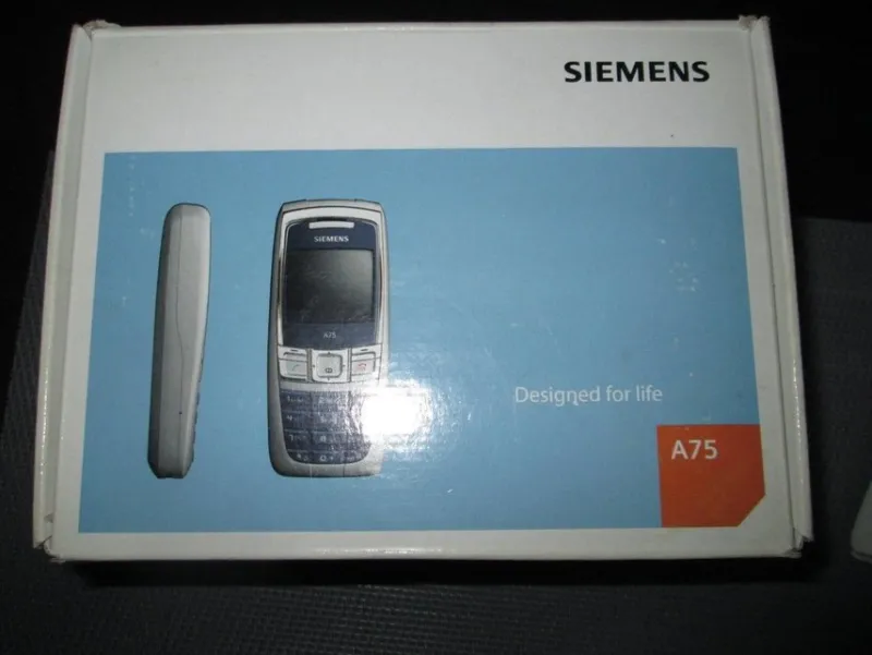 Tradera Mobiltelefoner<Siemens A75, låst till telenor. med laddare
