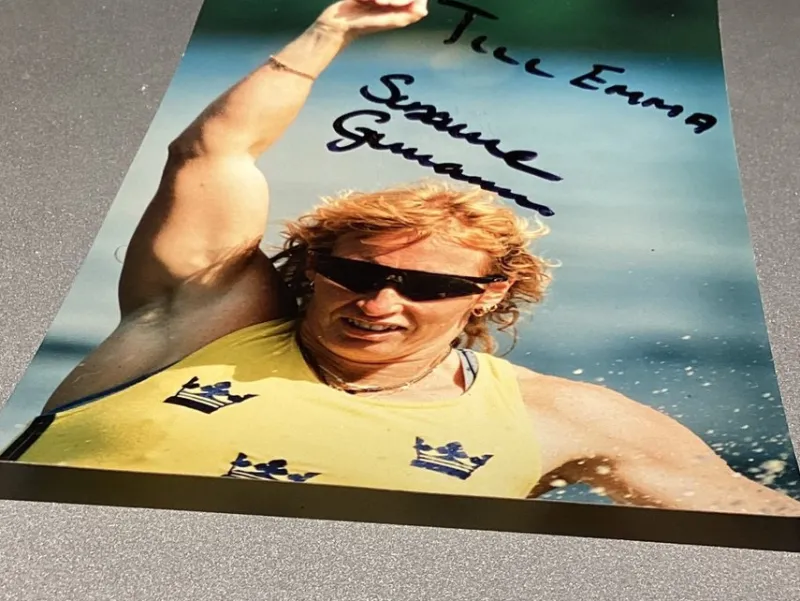 Tradera Allmänna Motiv<Signerad Susanne Gunnarsson