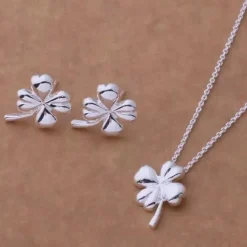 Tradera Smyckespaket<Silver Smyckesset - Halsband & Örhängen - Enkel Fyrklöver/Clover -Silverpläterat