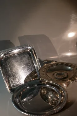 Tradera Silverfärgade metallfat (krom?) och serveringsfat> Bruks- & Prydnadsföremål