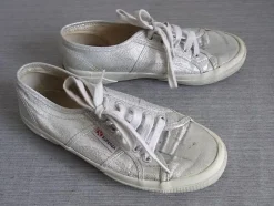 Tradera Damskor<Silverfärgade Sneakers/skor från Superga, Stl 37, ca 23,5 cm