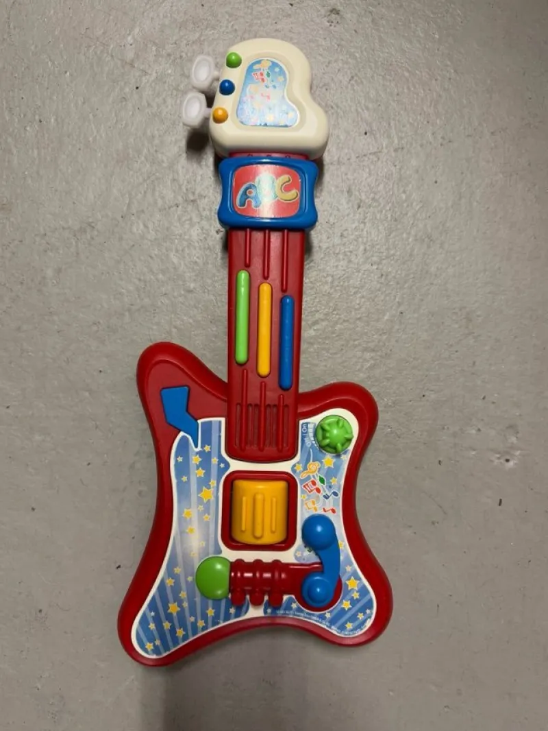 Tradera Simba Toys Gitarr Leksak> Leksaksinstrument