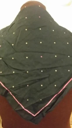 Tradera Sjal POLKADOT 80-tal BEIGE prickar 100 % Cotton ca 56x56 cm> Sjalar & Halsdukar