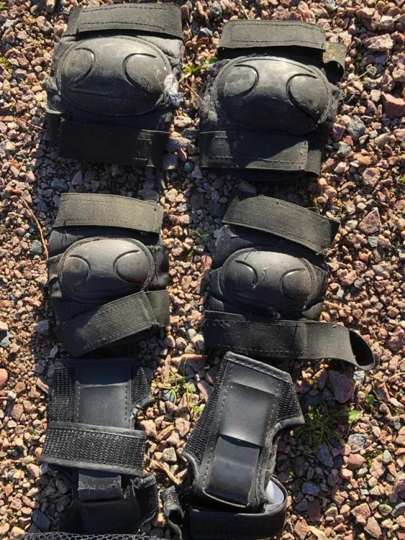 Tradera Hockey & Skridskor<Skate skydd 9-13 år