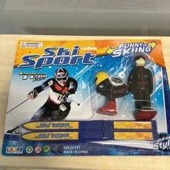 Tradera Ski Sport - Rolig Skidåkningsleksak> Babyleksaker