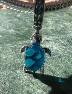 Tradera Övriga Smycken<Sköldpadda berlock I silver 925 och muranoglas från Pandora