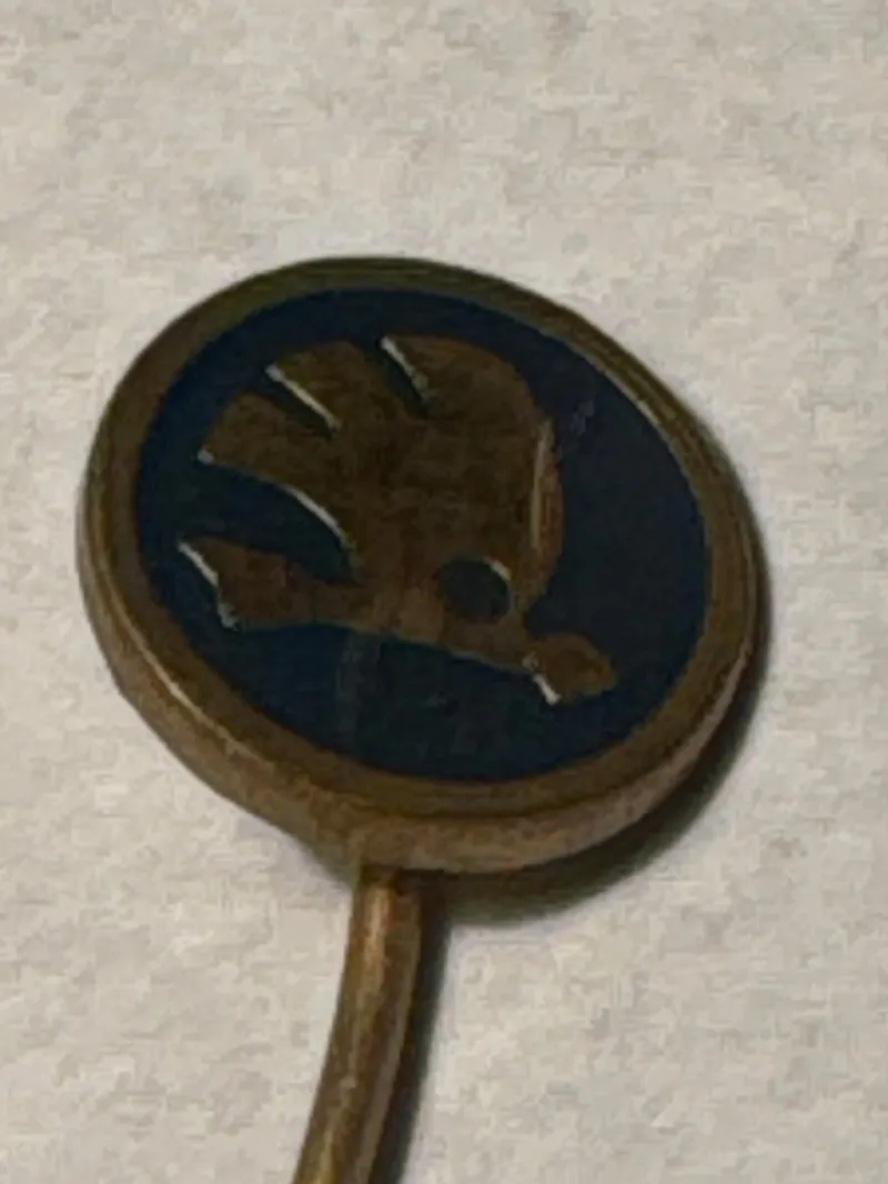 Tradera Mobilia<Skoda Emblem Nål