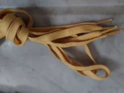 Tradera Övriga Skoprodukter<Skosnören skoband GULA ca 168 cm