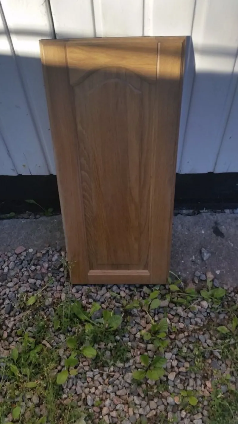 Tradera Skåpslucka i ek> Kök