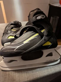 Tradera Hockey & Skridskor<Skridskor Storlek 43