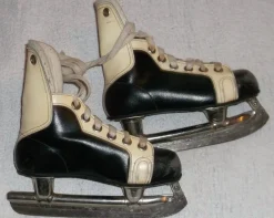 Tradera Hockey & Skridskor<Skridskor Svarta och Vita Kraftiga och Stadiga Storlek 30