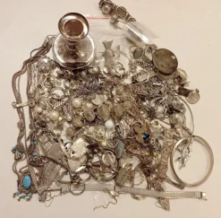 Tradera Skrotsilver 763 gram^ Övriga Smycken