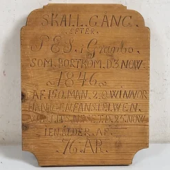 Tradera Skylt i trä - Träskylt - > Allmoge