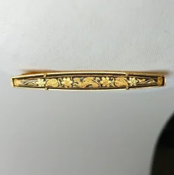 Tradera Slipsnålar<SLIPSHÅLLARE TOLEDO GULDFÖRGYLLD HERRSMYCKE