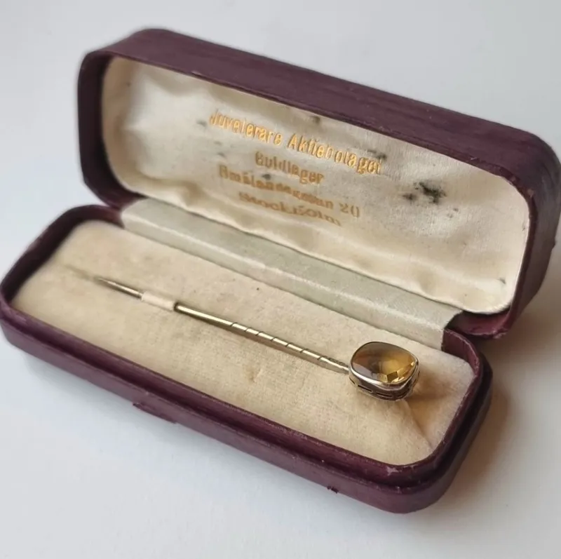 Tradera Slipsnålar<SLIPSNÅL i Silver med vacker Citrin *1kr utrop*