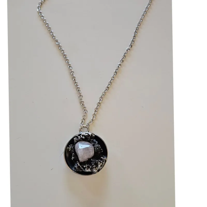 Tradera Halsband<Sällsynt smycke från 60talet