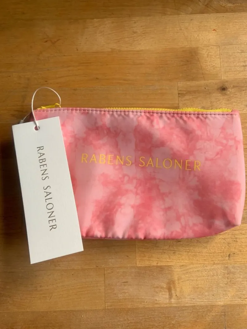 Tradera Sminkväska från Rabens salonger> Väskor