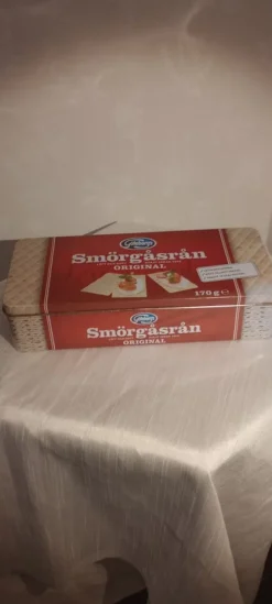 Tradera Plåtemballage<Smörgåsrån plåtburk.