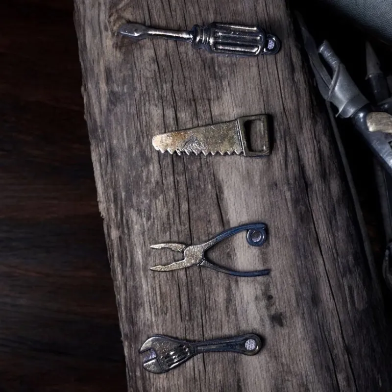 Tradera Smyckestillbehör<Smycken Verktyg- 4 st vackra miniverktyg/charms