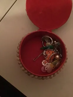 Tradera Smyckestillbehör<Smyckes ask med snäckor