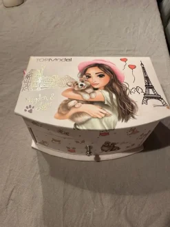 Tradera Smyckeskrin & -förvaring<Smyckeskrin TopModel med hundmotiv