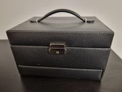 Tradera Smyckeskrin & -förvaring<Smyckesskrin svart flera fack för ringar och halsband armband