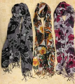 Tradera Snygg Sjalar I Härliga Färger och Mönster> Sjalar & Halsdukar