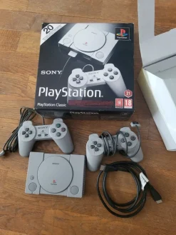 Tradera Retro Tv-spel & Pocketspel<Sony PlayStation Classic med 20 förinstallerade spel
