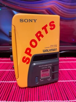 Tradera Sony WM-B52 Walkman Sports Gul^ Bärbart