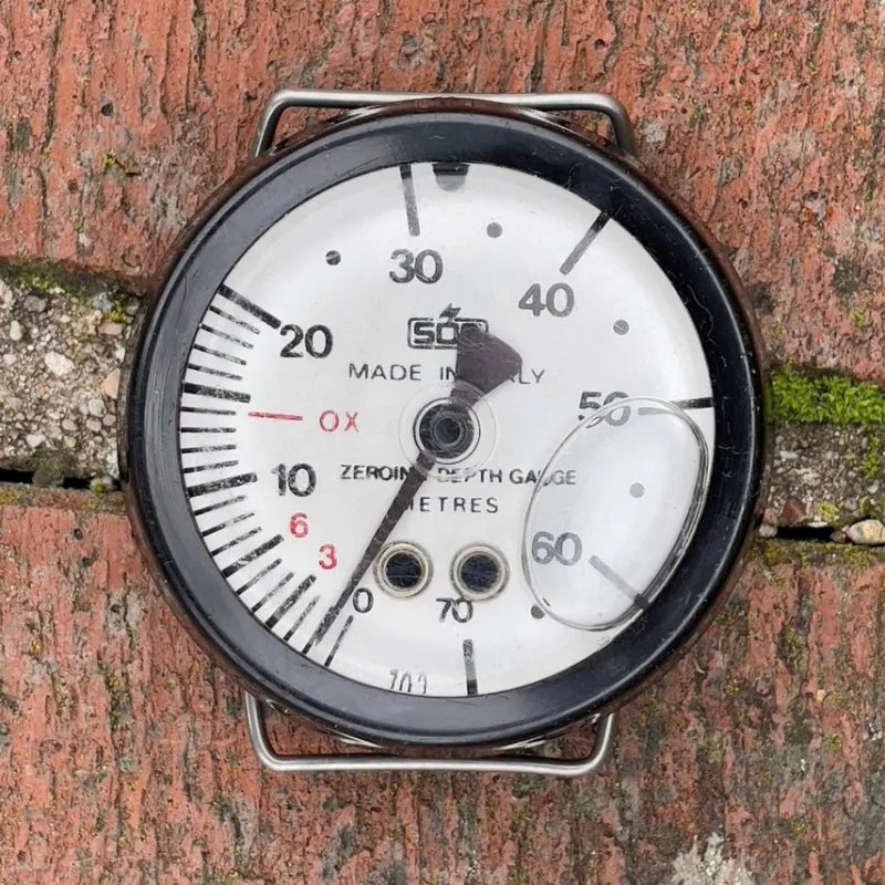 Tradera Äventyrssporter<SOS Tryckmätare dykning Dyk djupsmätare, Italien