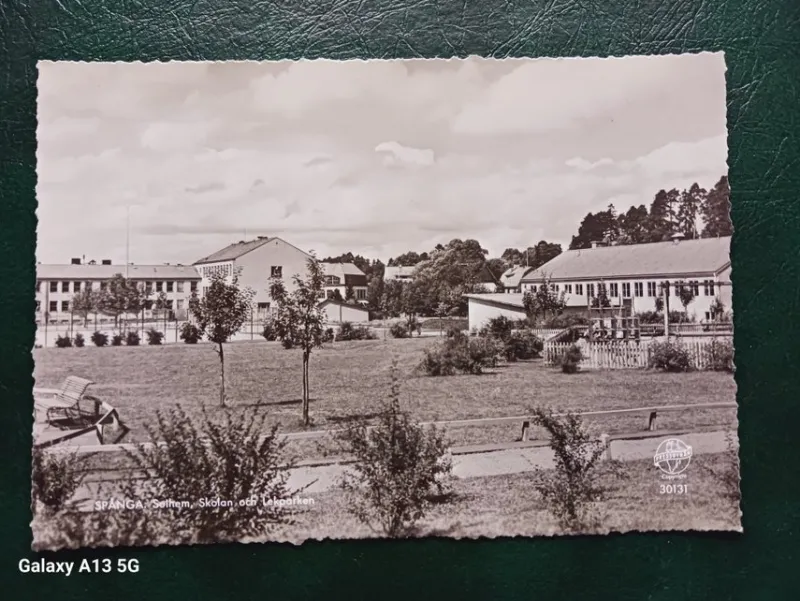 Tradera Svenska Landskap<Spånga. Skola. Förlag pressbyrån nr 30131. 1960 tal
