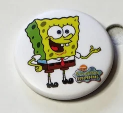 Tradera SPONGEBOB. Badge , nålmärke diameter 32mm> Tygmärken & Pins