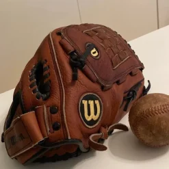 Tradera Baseball<Sport Hobby Fritid Baseball Handske Wilson Läder Match vikt676gr 12 1/2inch+boll