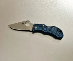 Tradera Knivar & Svärd<SPYDERCO Manbug K390