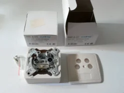 Tradera 2st Axing SSD 4-00 satellit twin-uttag^ Digital-tv