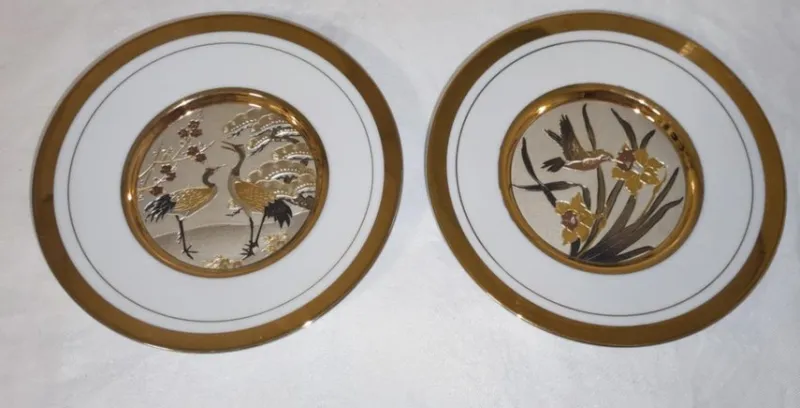 Tradera 2st Dekorativa tallrikar Japan.> Keramik & Porslin, Utländskt