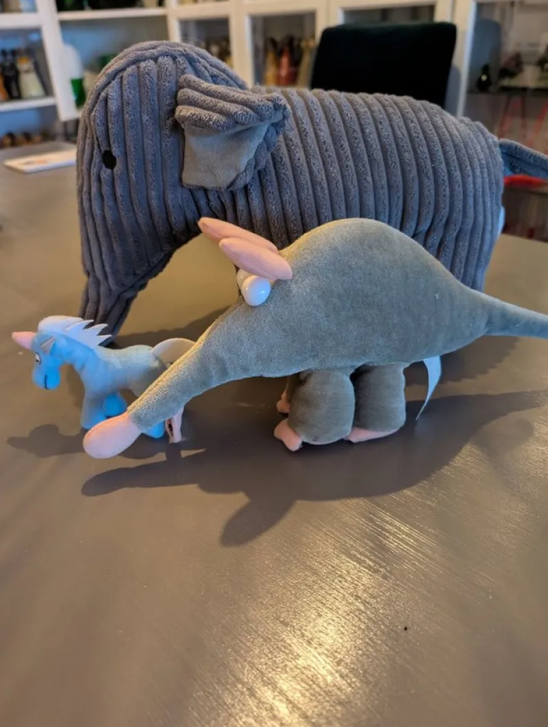 Tradera Söt elefant, myrslok och enhörning i plysch> Gosedjur
