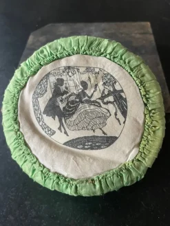 Tradera SÖT GAMMAL NÅLDYNA OCH ASK> Kuriosa