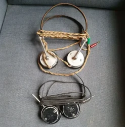 Tradera Technica & Nautica<2st Hörlurar till kristallmottagare