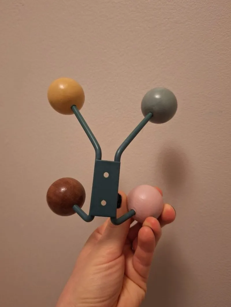 Tradera Söt klädkrok med färgglada kulor> Krokar, Handtag & Beslag