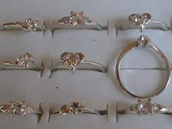 Tradera Varupartier<100st Metallringar med Kristaller