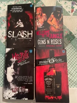 Tradera 4st pockets.^ Musiktidningar & Litteratur