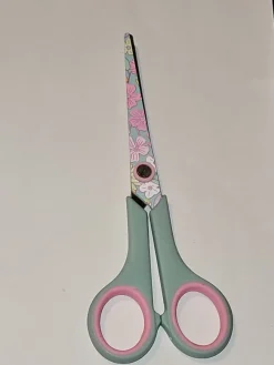 Tradera Söt sax med blommigt mönster fräscha färger^ Scrapbooking