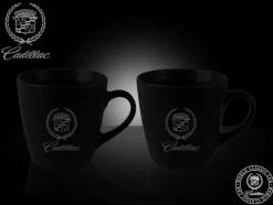 Tradera 2st svarta kaffemuggar Cadillac. Nya!^ Veteranbilar Före 1990