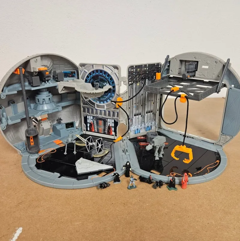 Tradera Star Wars<Star Wars Death Star Playset med figurer