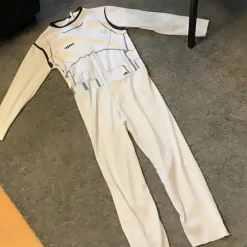 Tradera Starwars dräkt stl ca 122/128 stormtrooper maskeraddräkt> Utklädnad & Rollek