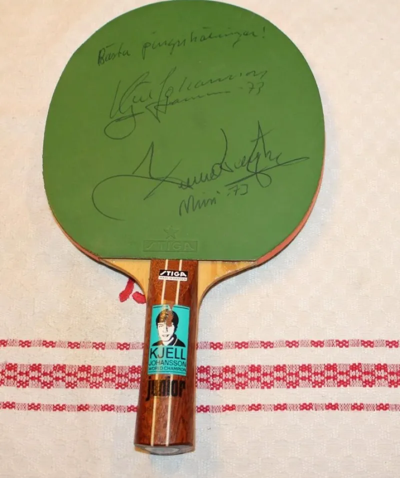 Tradera Bordtennis & Pingis<STIGA RACKET. SIGNERAT AV KJELL JOHANSSON OCH STELLAN BENGTSSON 1973. RARITET