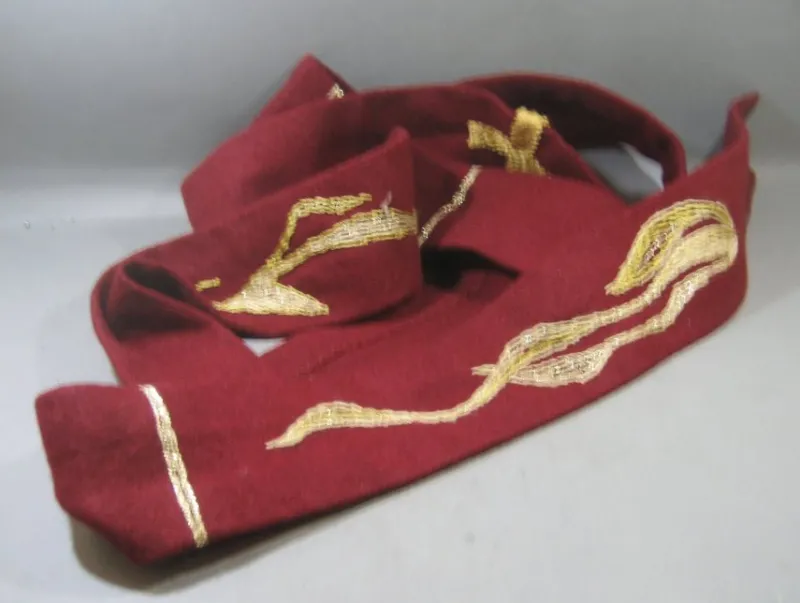 Tradera Stola , Mörkröd med guldfärgad broderi> Ikoner & Religiösa Föremål
